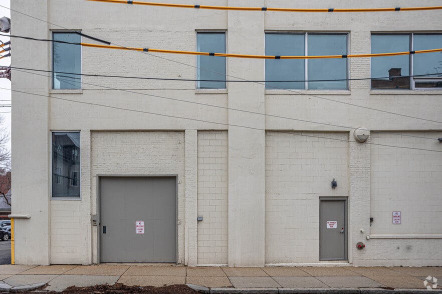 More Photos Of 1048-1050 Commonwealth Ave, Boston Office For Lease