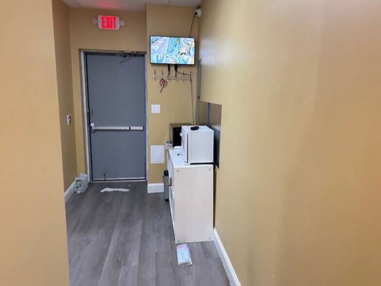 More Photos Of 1460-1462 Nepperhan Ave, Yonkers Storefront Retail Residential For Lease