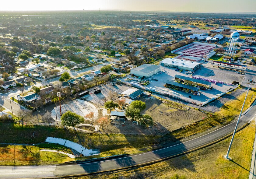 More Photos Of 1600 S General Mcmullen Dr, San Antonio Land For Lease