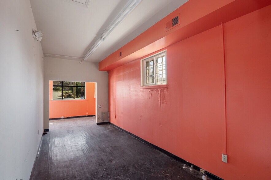 More Photos Of 2331-2333 Statesville Ave, Charlotte Restaurant For Lease