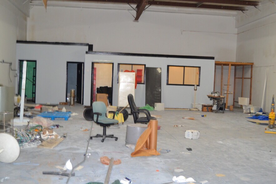 More Photos Of 1400 L and R Industrial Blvd, Tarpon Springs Unknown For Lease