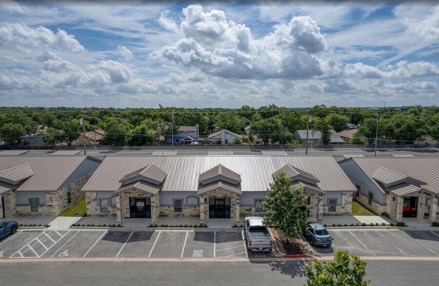 More Photos Of 2200 N A W Grimes Blvd, Round Rock Medical For Sale