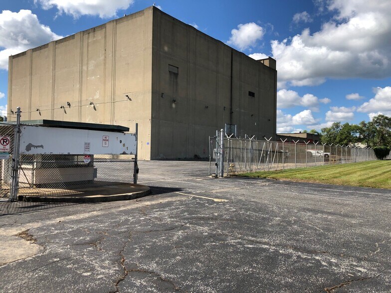 More Photos Of 1961 Base Ave, Springfield Industrial For Sale