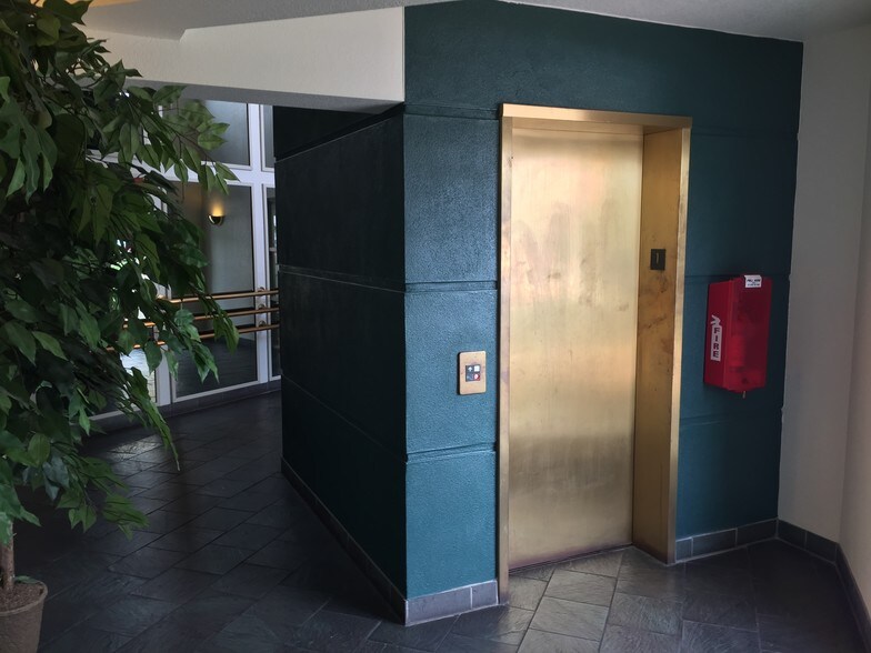 More Photos Of 120 E Pine St, Lakeland Office For Lease