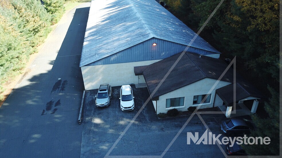 Primary Photo Of 448 Imperial Dr, Mohnton Warehouse For Sale