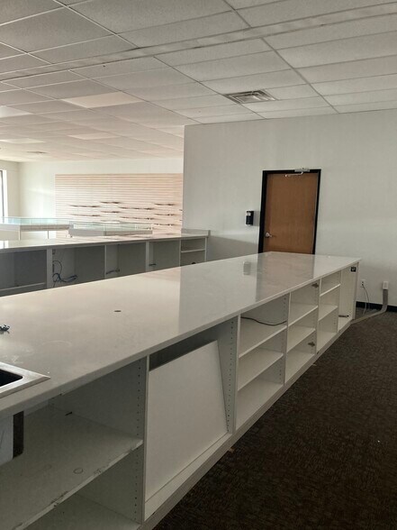 More Photos Of 2245 W Columbia Ave, Battle Creek Unknown For Lease