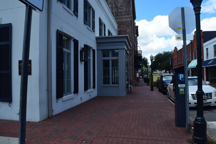 More Photos Of 309 W Congress St, Savannah Restaurant For Lease