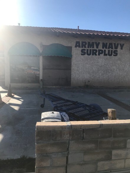 More Photos Of 1249 Palmdale Blvd, Palmdale Freestanding For Lease