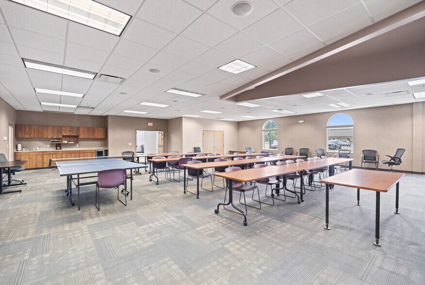 More Photos Of 2305 S Center Rd, Burton Office For Sale