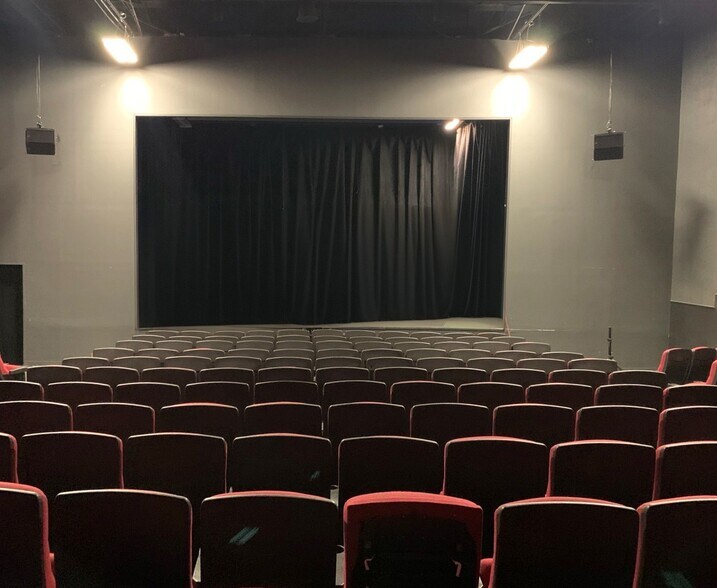 More Photos Of 1009 Halsell St, Bridgeport Theater Concert Hall For Sale