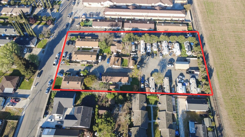 More Photos Of 871 Vermont Ave, Turlock Apartments For Sale