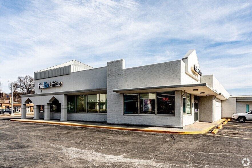 Primary Photo Of 5433-5439 Johnson Dr, Mission Storefront For Lease