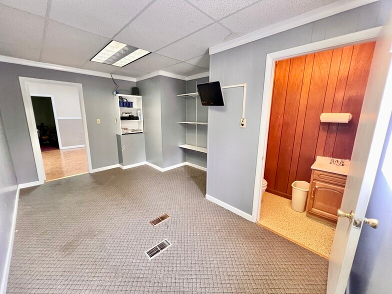 More Photos Of 703 N Main St, LaFayette Religious Facility For Sale