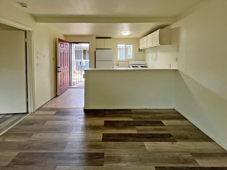 More Photos Of 742-752 Bowles St, Sacramento Apartments For Sale