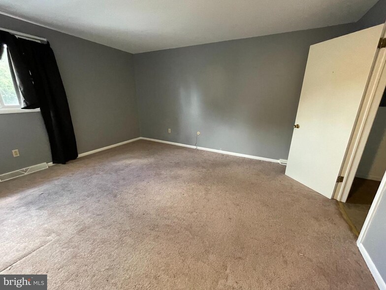 More Photos Of 1071 E Landis Ave, Vineland Medical For Sale