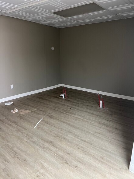 More Photos Of 1845-1849 Straight Path, Lindenhurst Freestanding For Lease