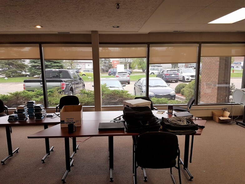 More Photos Of 2915 21st St NE, Calgary Warehouse For Lease