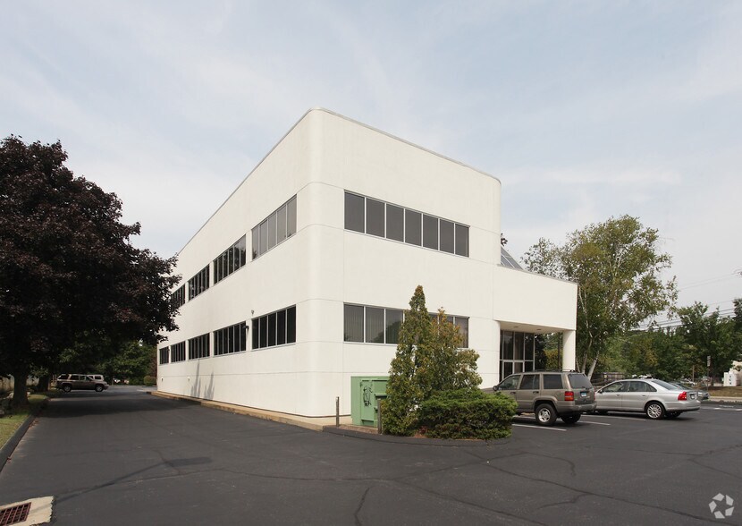 Primary Photo Of 100 Fort Hill Rd, Groton Medical For Sale