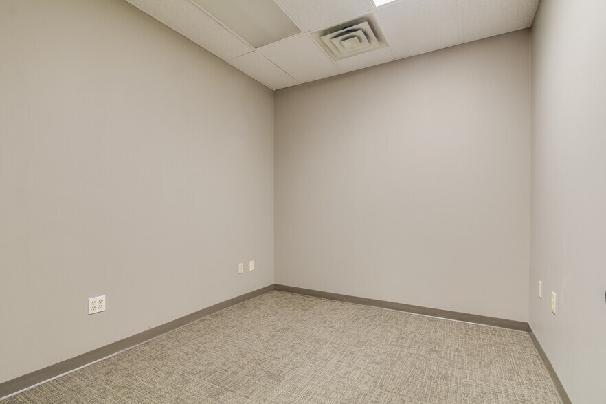 More Photos Of 227-229 S Washington Sq, Lansing Storefront Retail Office For Sale