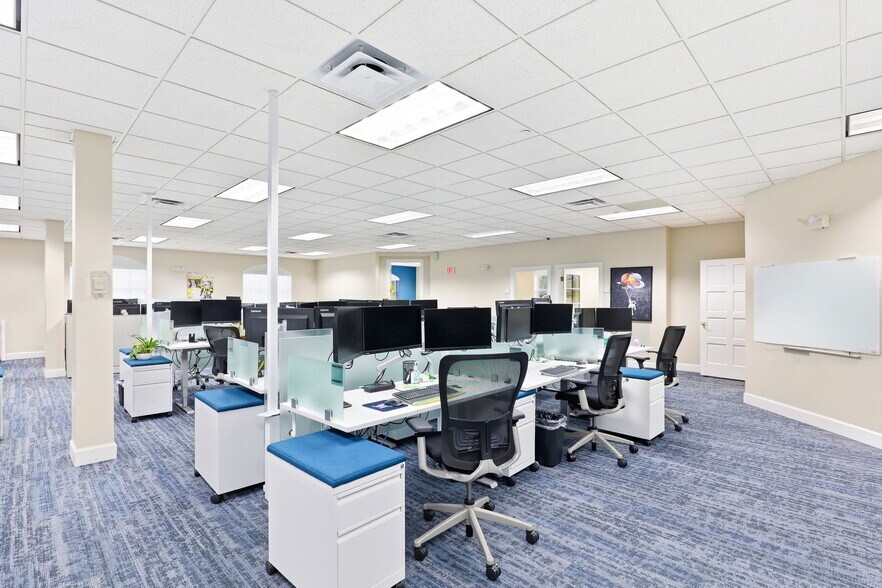 More Photos Of 7351 Office Park Pl, Melbourne Office For Sale