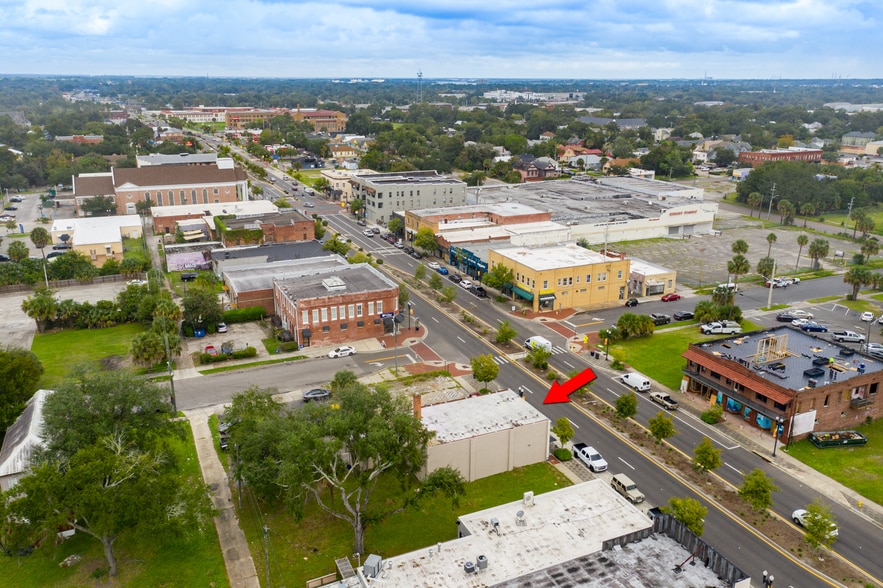 More Photos Of 1642 N Main St, Jacksonville General Retail For Sale