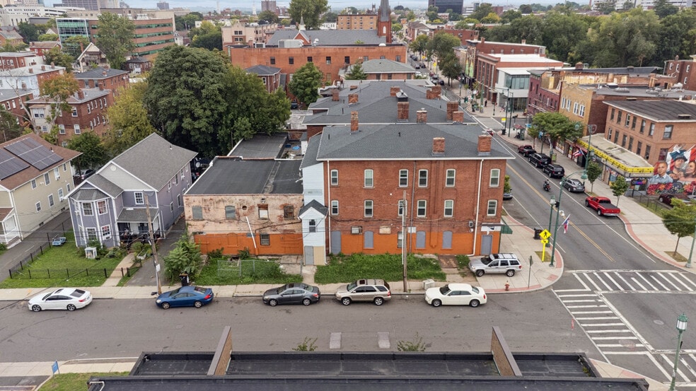 More Photos Of 648-658 Park St, Hartford Apartments For Sale
