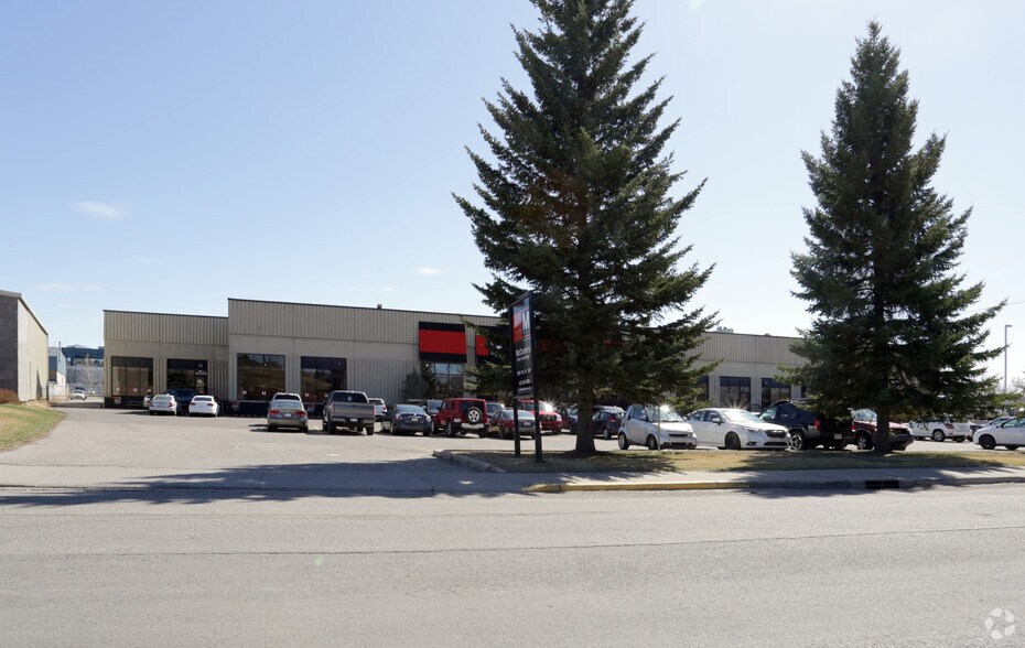 More Photos Of 5310 1st St SW, Calgary Warehouse For Lease