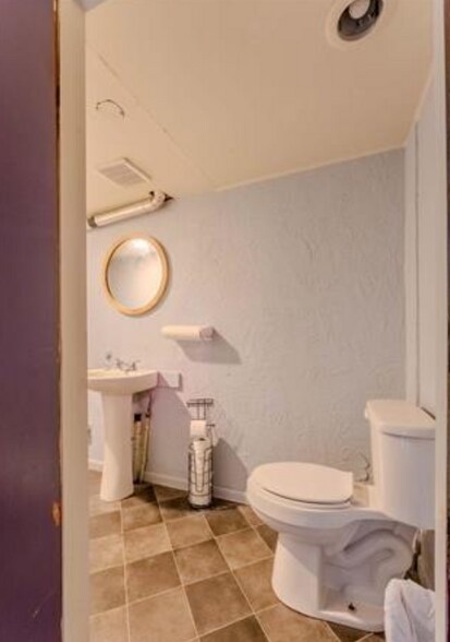 More Photos Of 46 W Canal St, Wabash Restaurant For Sale