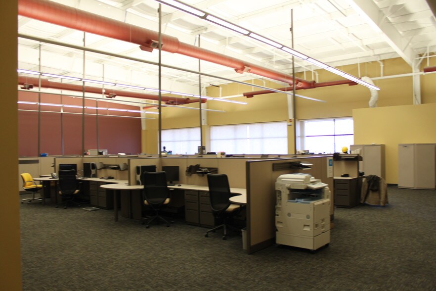 More Photos Of 8001 N University St, Peoria Office For Sale