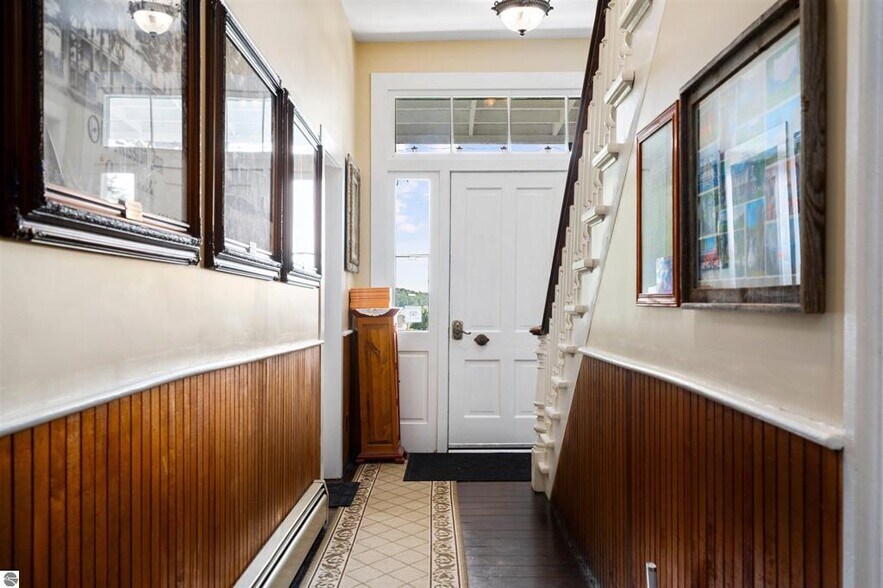 More Photos Of 18599 Mission Rd, Traverse City Hotel For Sale