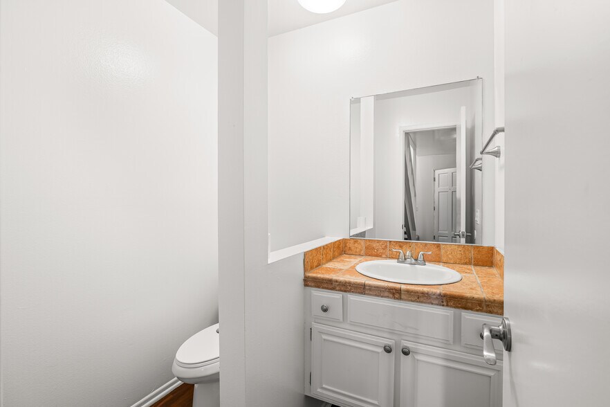 More Photos Of 10965-10997 Del Norte St, Ventura Apartments For Sale