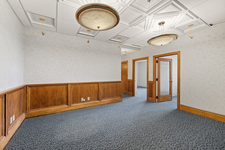 More Photos Of 380 N Main St, Mansfield Office Residential For Sale