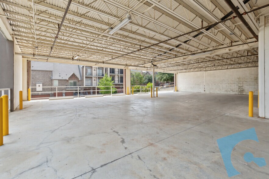 More Photos Of 840 Ranchview Dr, Irving Office For Sale