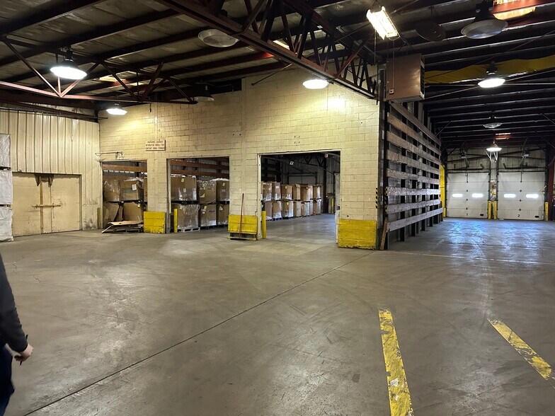 More Photos Of 823 N Cedar St, Monticello Industrial For Lease