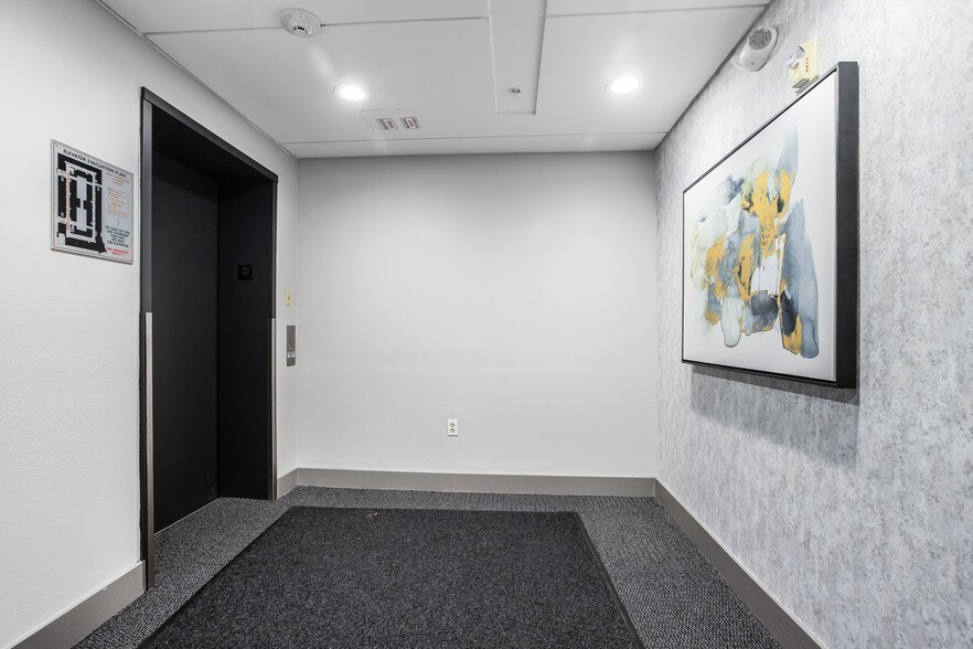 More Photos Of 6300 E Hampden Ave, Denver Apartments For Lease