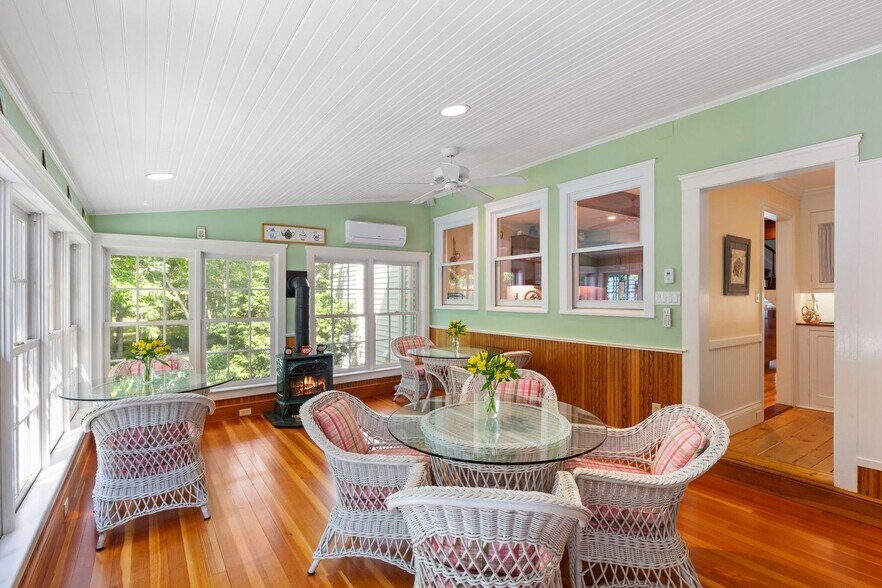 More Photos Of 22 High St, Camden Hospitality For Sale