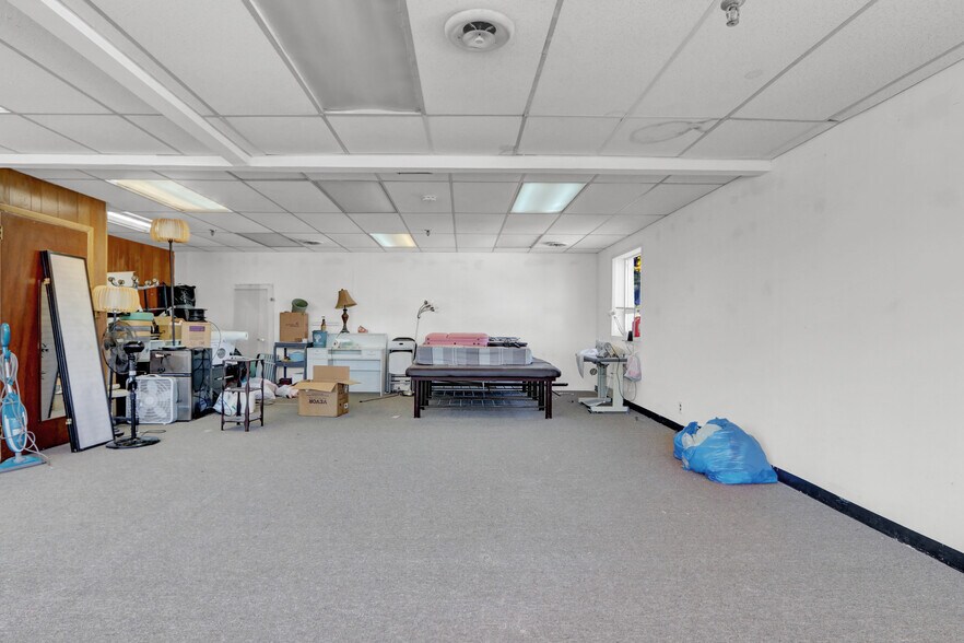 More Photos Of 1438 Wantagh Ave, Wantagh Freestanding For Lease