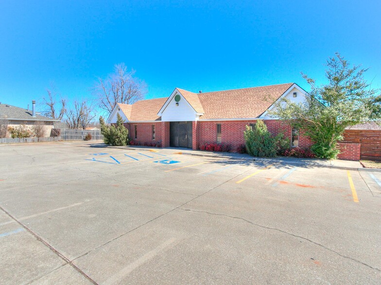 Primary Photo Of 2820-2828 Linda Ln, Oklahoma City Medical For Lease