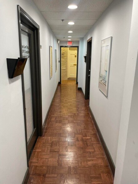 More Photos Of 192 E Bay St, Charleston Office Residential For Sale