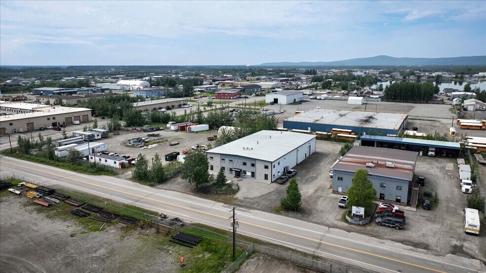 More Photos Of 3408 International St, Fairbanks Warehouse For Lease