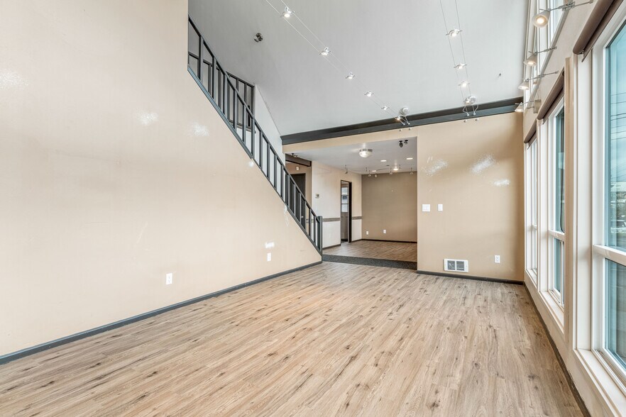 More Photos Of 712 Avenue D, Snohomish Storefront Retail Office For Sale