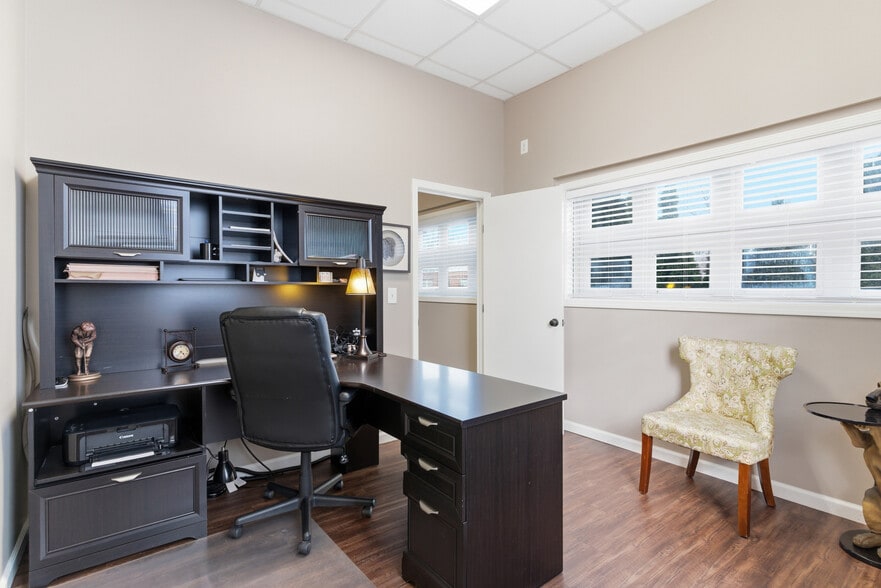 More Photos Of 2860 Noble Rd, Cleveland Office For Sale