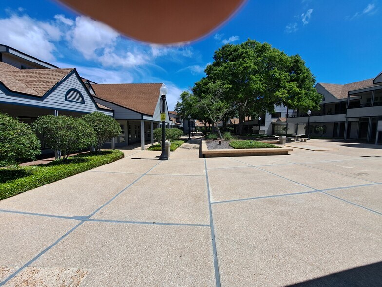 More Photos Of 4400 Bayou Blvd, Pensacola Medical For Lease