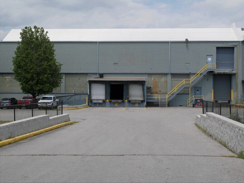 More Photos Of 105 Maple St, Rossville Light Distribution For Sale