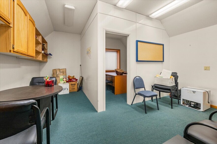 More Photos Of 41609 Big Bear Blvd, Big Bear Lake Office For Sale