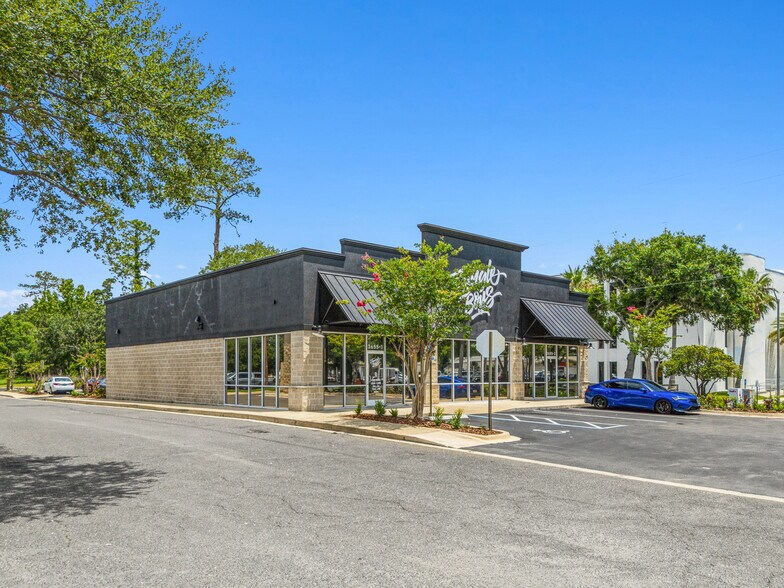 More Photos Of 3655 University Blvd W, Jacksonville Freestanding For Sale