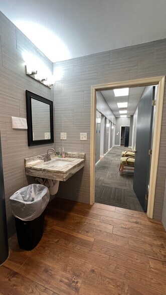 More Photos Of 3750 Virginia Beach Blvd, Virginia Beach General Retail For Lease