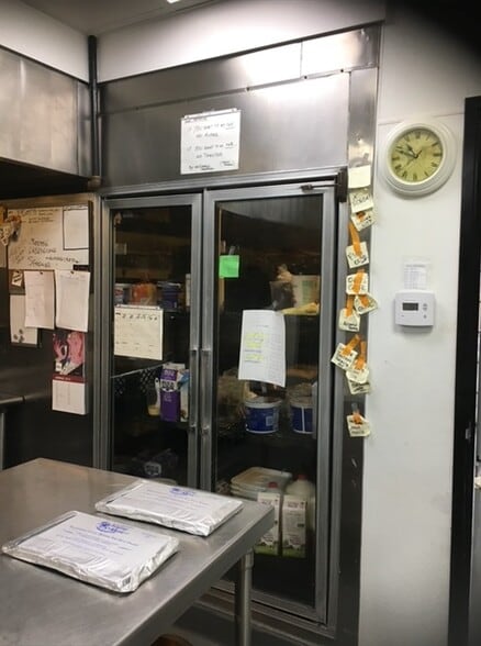 More Photos Of 734-736 Lincoln Blvd, Venice Restaurant For Lease