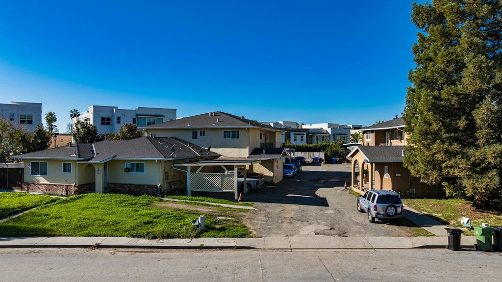 More Photos Of 40775 Max Dr, Fremont Apartments For Sale