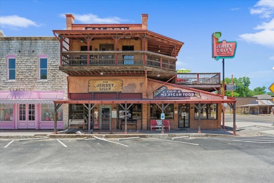 More Photos Of 128 N Pecan, Hico Restaurant For Sale